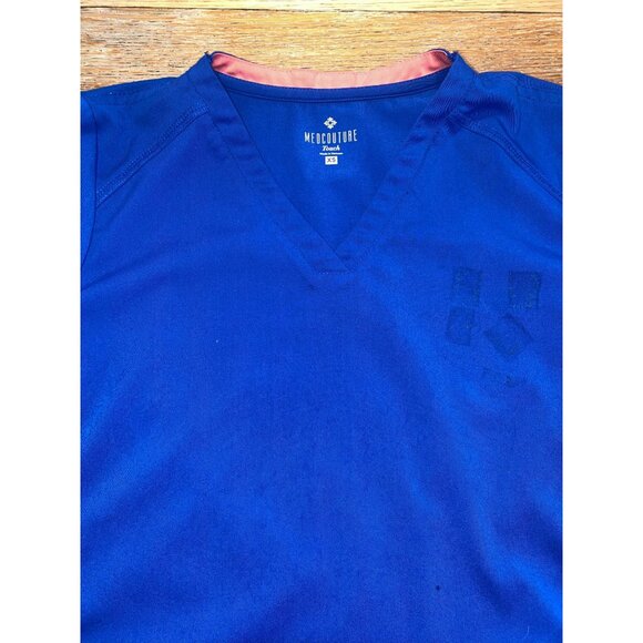 Med Couture Womens XS Scrub Top Blue V-Neck Short Sleeve Two Pockets Side Panels - Picture 2 of 6